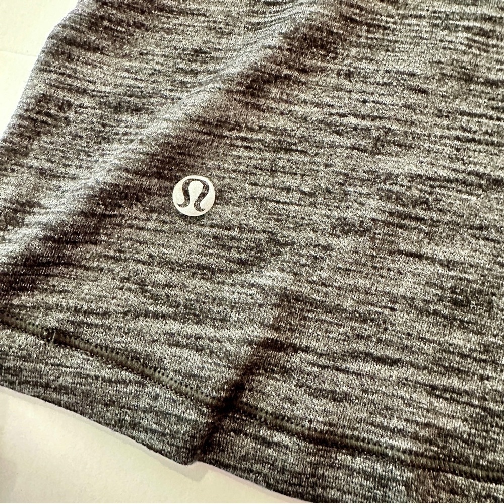 Lululemon Run For Gold Black Tank Built-In Bra with removable pads Size 4 - Picture 12 of 16